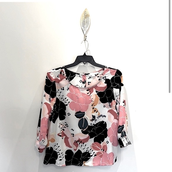 🩷Floral Blouse Bundle - Picture 3 of 4